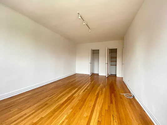Rented by Lang Realty LLC | media 8