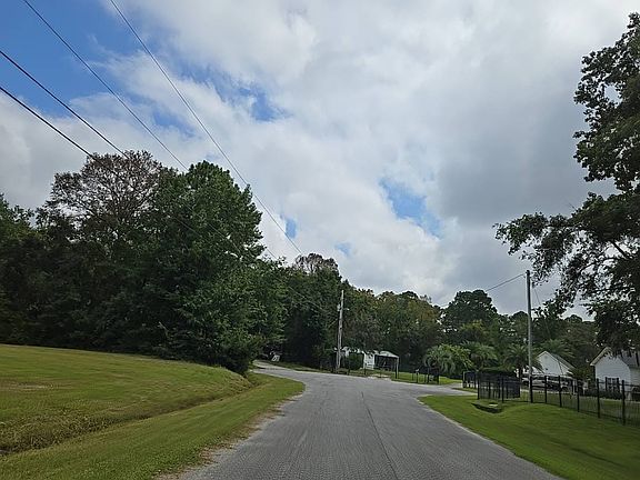 5th image of 104 Fernwood Ct