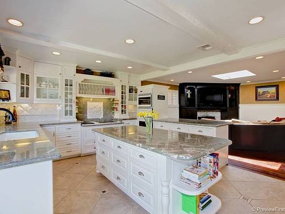 Another view of kitchen