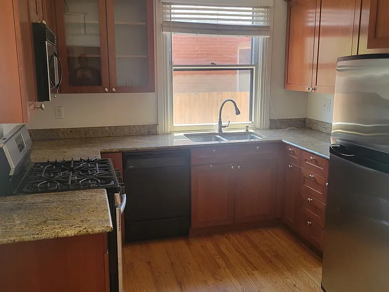 1060 S Emerson St — Photo 2