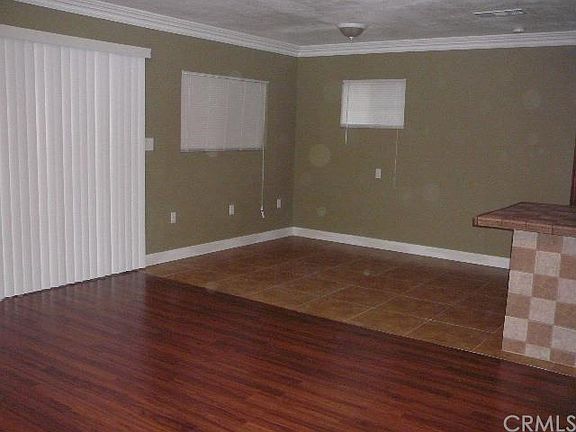 LIVINGROOM DINING ROOM VIEW