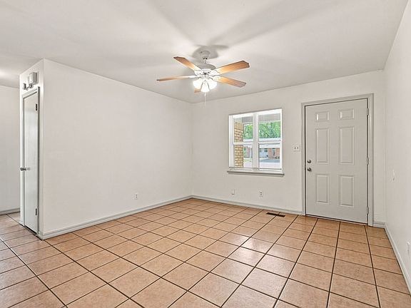 4th image of 608 E Center St