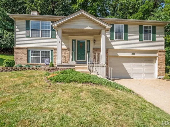 1808 Charity Ct, Fenton, MO 63026