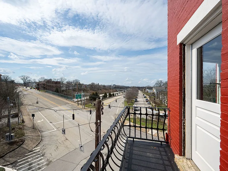 1740 Brewster Ave — Photo 25