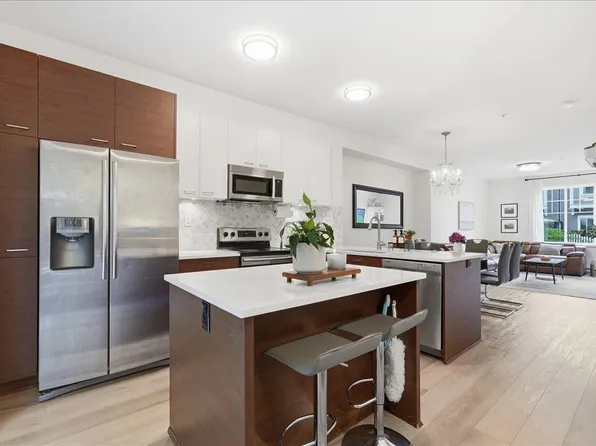 3010 Riverbend Dr #88, Coquitlam, BC V3C 0B8