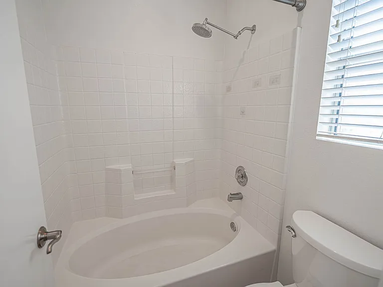 27909 Crown Court Cir — Photo 8