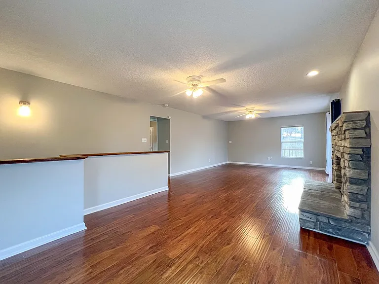 712 Canton Hollow Rd — Photo 3