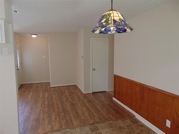 4th image of 2827 Cumberland Dr