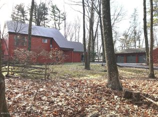 7 Raintree Rd, Dallas, PA 18612