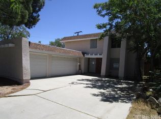 39092 Foxholm Dr, Palmdale, CA 93551