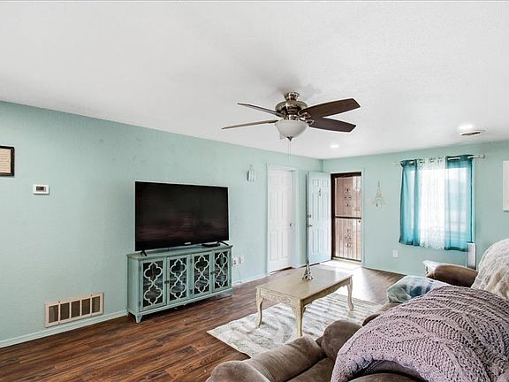 5th image of 422 N Washington Ave