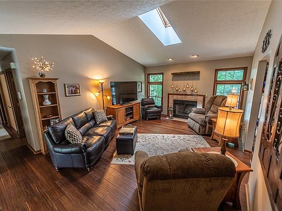 4th image of 2311 Otterbin St