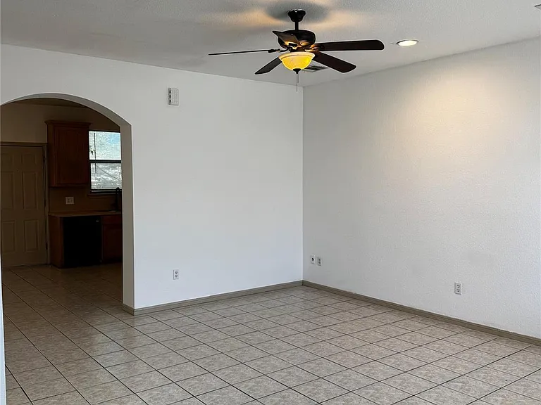 8901 Parkfield Dr — Photo 8