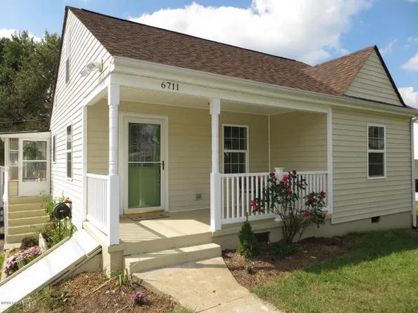 6711 Oxford Ave, Radford, VA 24141
