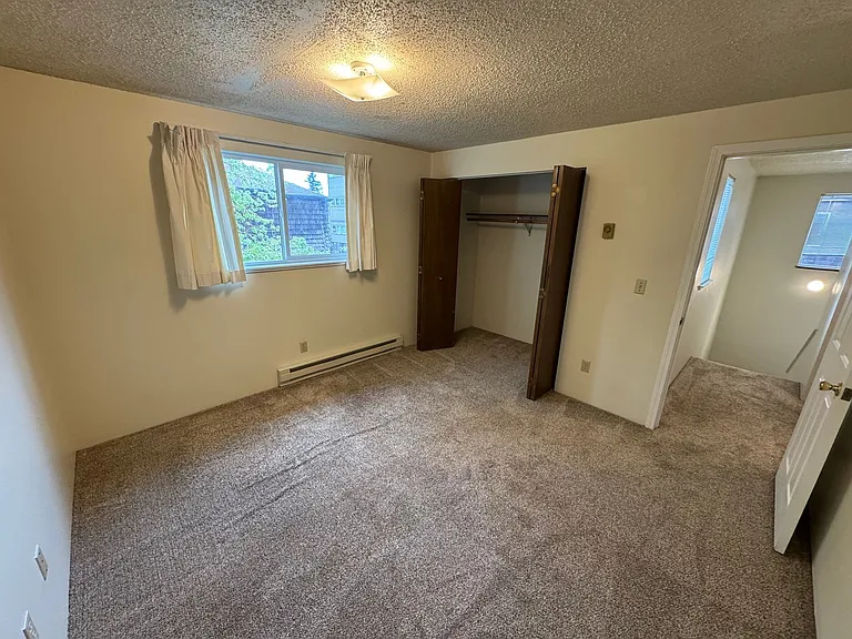 197-2105-09 Lincoln — Photo 12