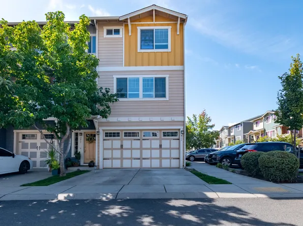 811 Overcup St, Medford, OR 97501