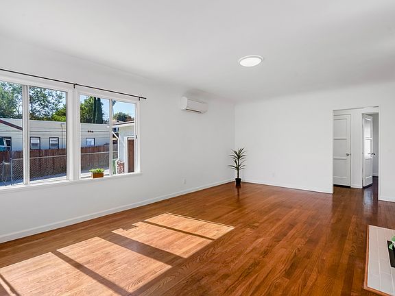 Living room looking towards bedrooms