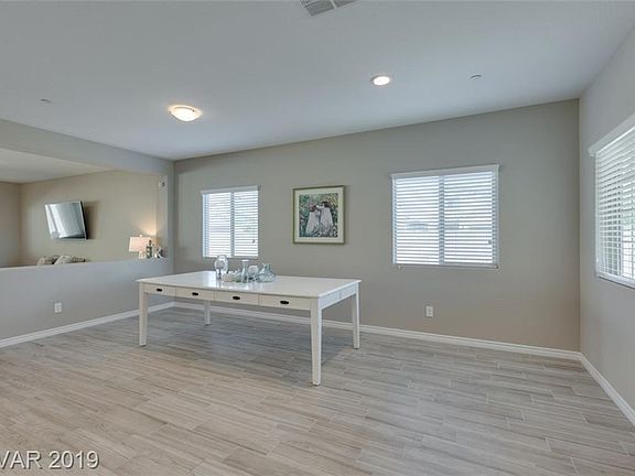 3rd image of 987 Cedar Cliff Ct