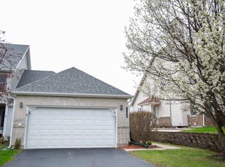 1108 Viewpoint Dr, Lake In The Hills, IL 60156