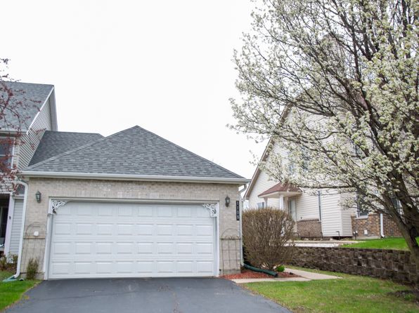 1108 Viewpoint Dr, Lake In The Hills, IL 60156