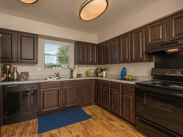 Elevate Apartments — Photo 7