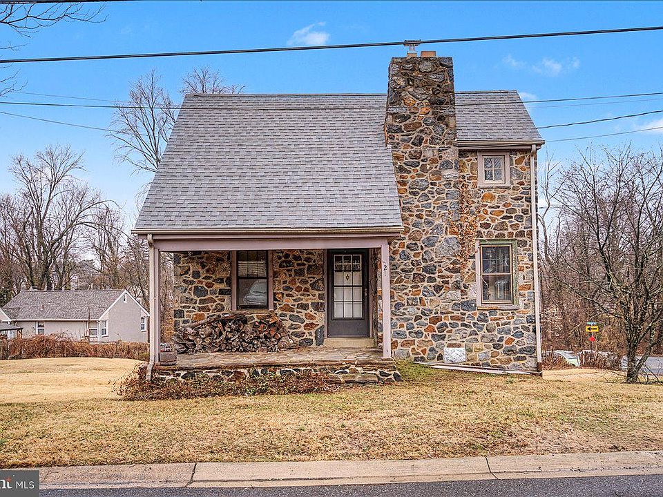 1st image of 321 Virginia Ave