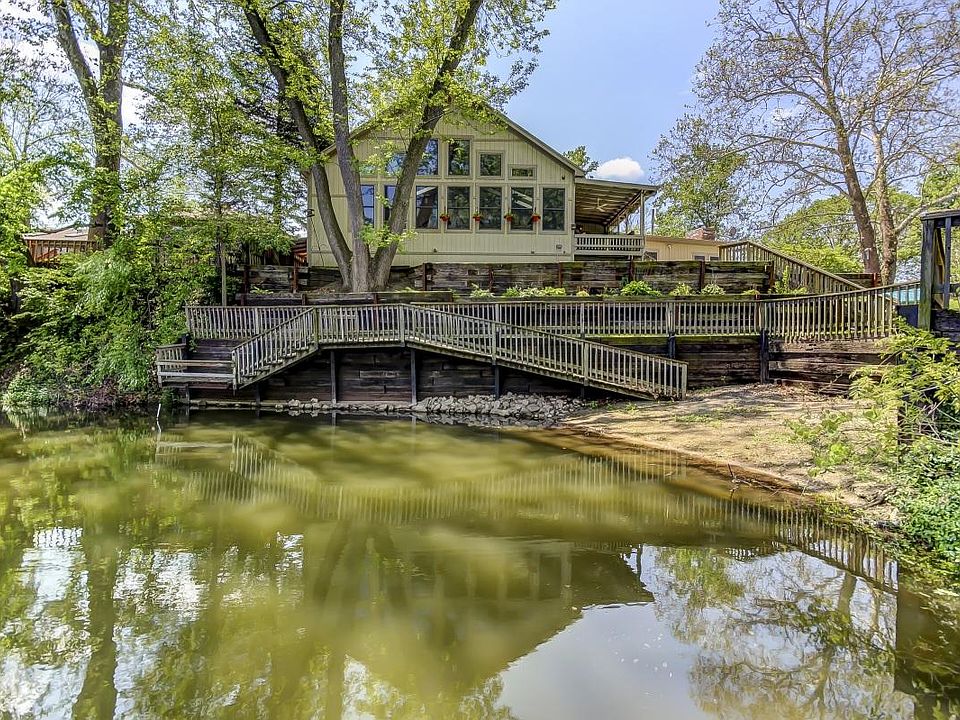1st image of 18 Willow Ln