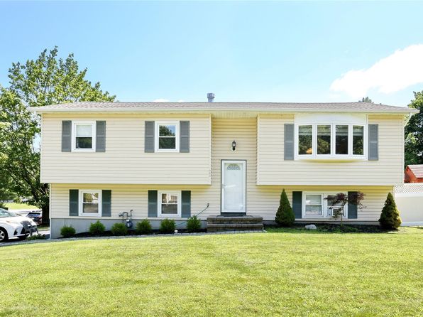 22 Woodridge Dr