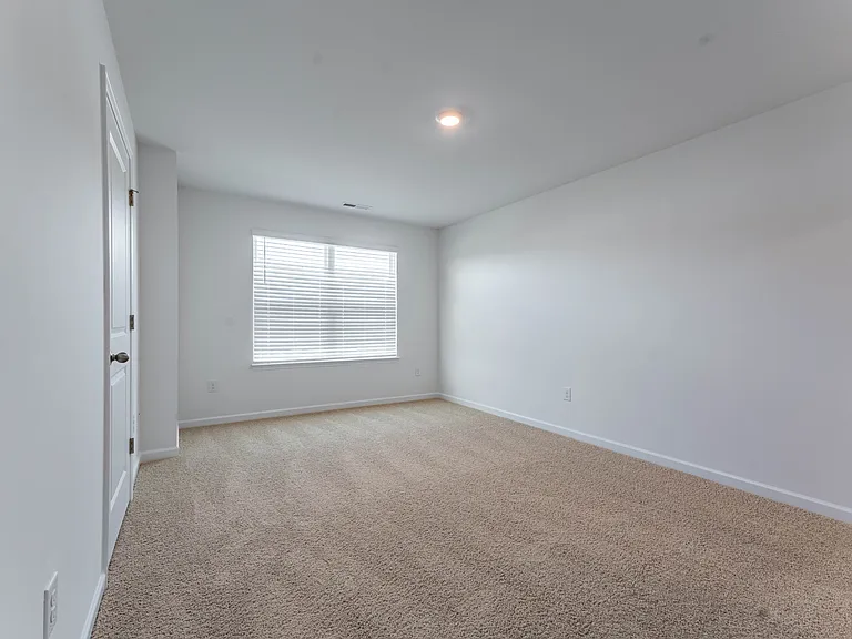 370 Freestall Dr #1 — Photo 12