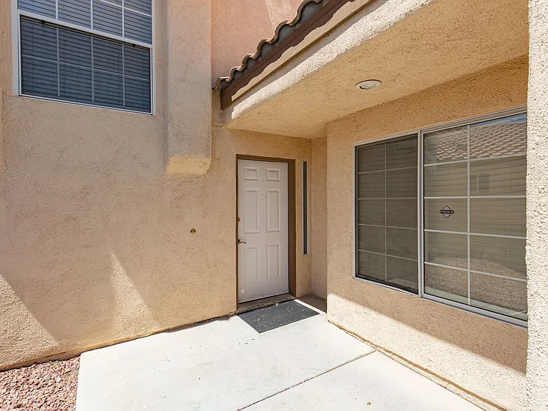 7281 Vista Bonita Dr — Photo 2
