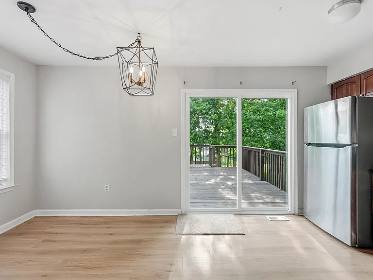 Dining Room / Back Slider