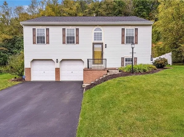 118 Stratford Ct, New Stanton, PA 15672