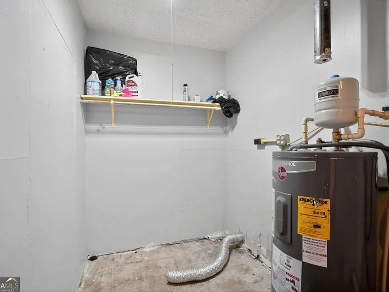 7259 Mayfair Cir — Photo 3