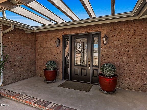 3rd image of 824 Agua Caliente Dr