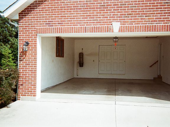 oversized 2 car garage