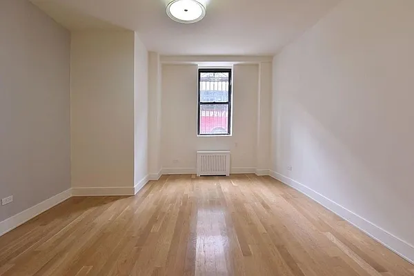 Rented by Compass | media 9