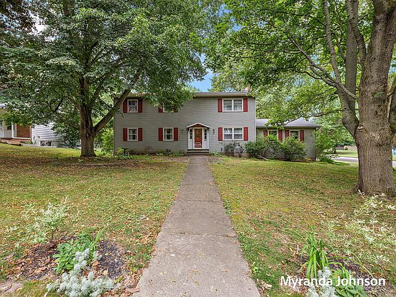 3rd image of 1875 Penobscot Dr