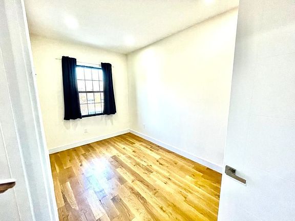 5th image of 526 Kosciuszko St #4D