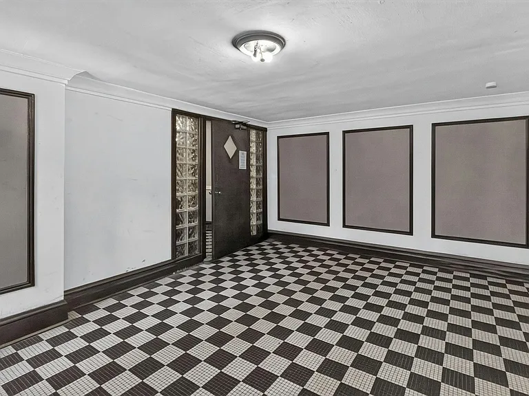 1854 S Central Park Ave #1852-2E — Photo 46