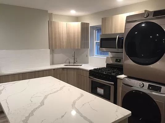 4th image of 161A Hull St Floor 1