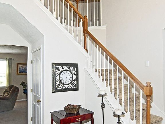 2nd image of 533 E Columbine Ln