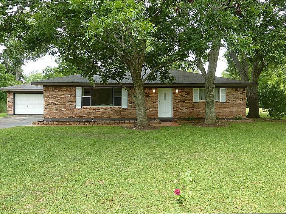 1st image of 214 Sleepy Hollow Dr