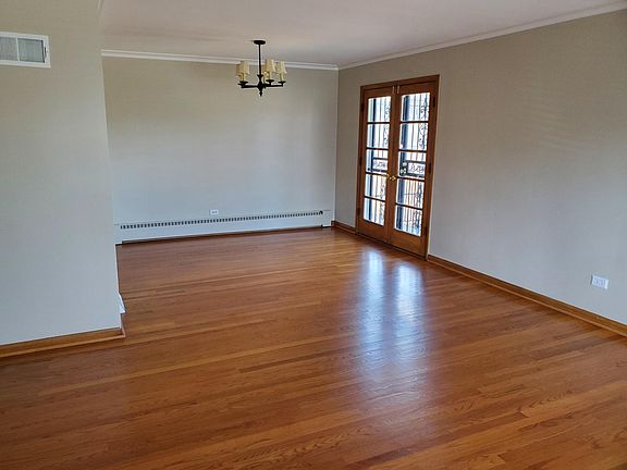 4th image of 6101 N Sauganash Ave #2