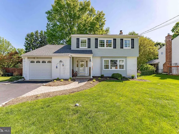 120 Lakeview Dr, Exton, PA 19341