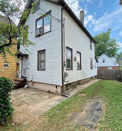 3rd image of 565 Cary Ave