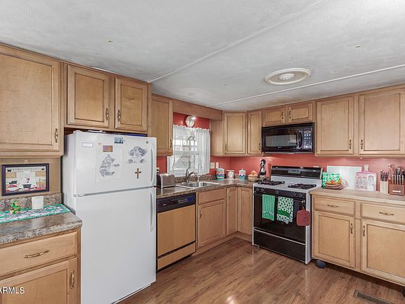 4th image of 3825 E ALDER Avenue