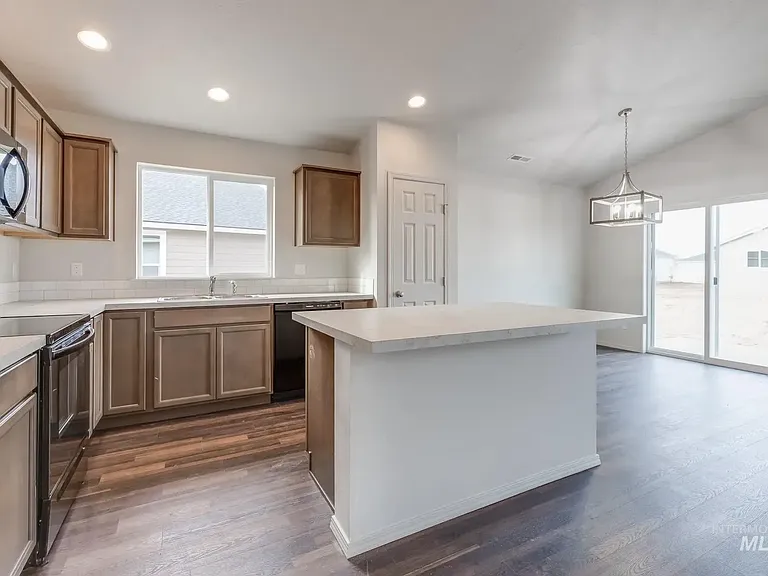 8338 E Big Muddy Dr — Photo 6