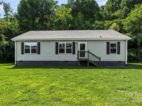267 Inglewood Cove Rd, Waynesville, NC 28786