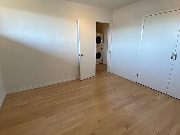 3rd image of 7452 Romaine St #102