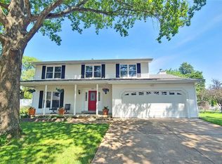 501 Oakton Ridge Ct, Ballwin, MO 63021